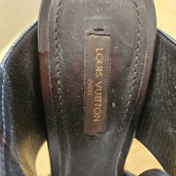 Louis Vuitton Black Heel - Picture 3 of 4